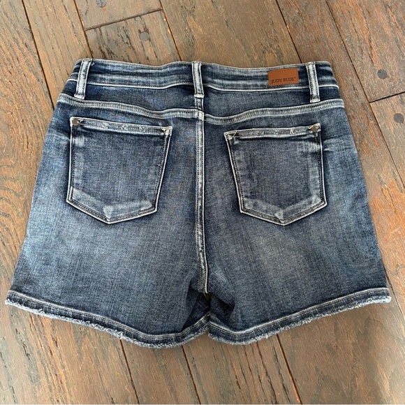 Judy Blue Jean Shorts Distressed Size Large - Picture 2 of 5